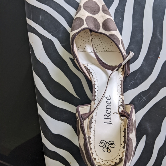 Pre-owned J. Renee shoes. Size 12W - Picture 6 of 12